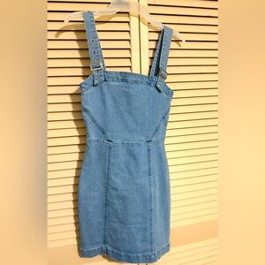 Short denim dress. New. Gentle.